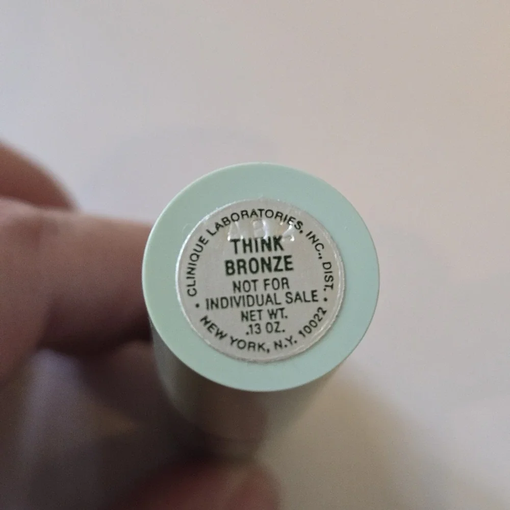 CLINIQUE‎ Different Lipstick THINK BRONZE Green Tube Standard Size RARE New